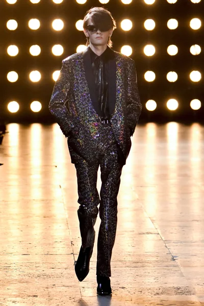 Look 61